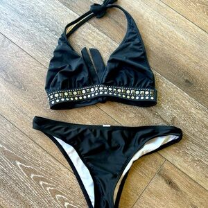 Woman's halter bikini